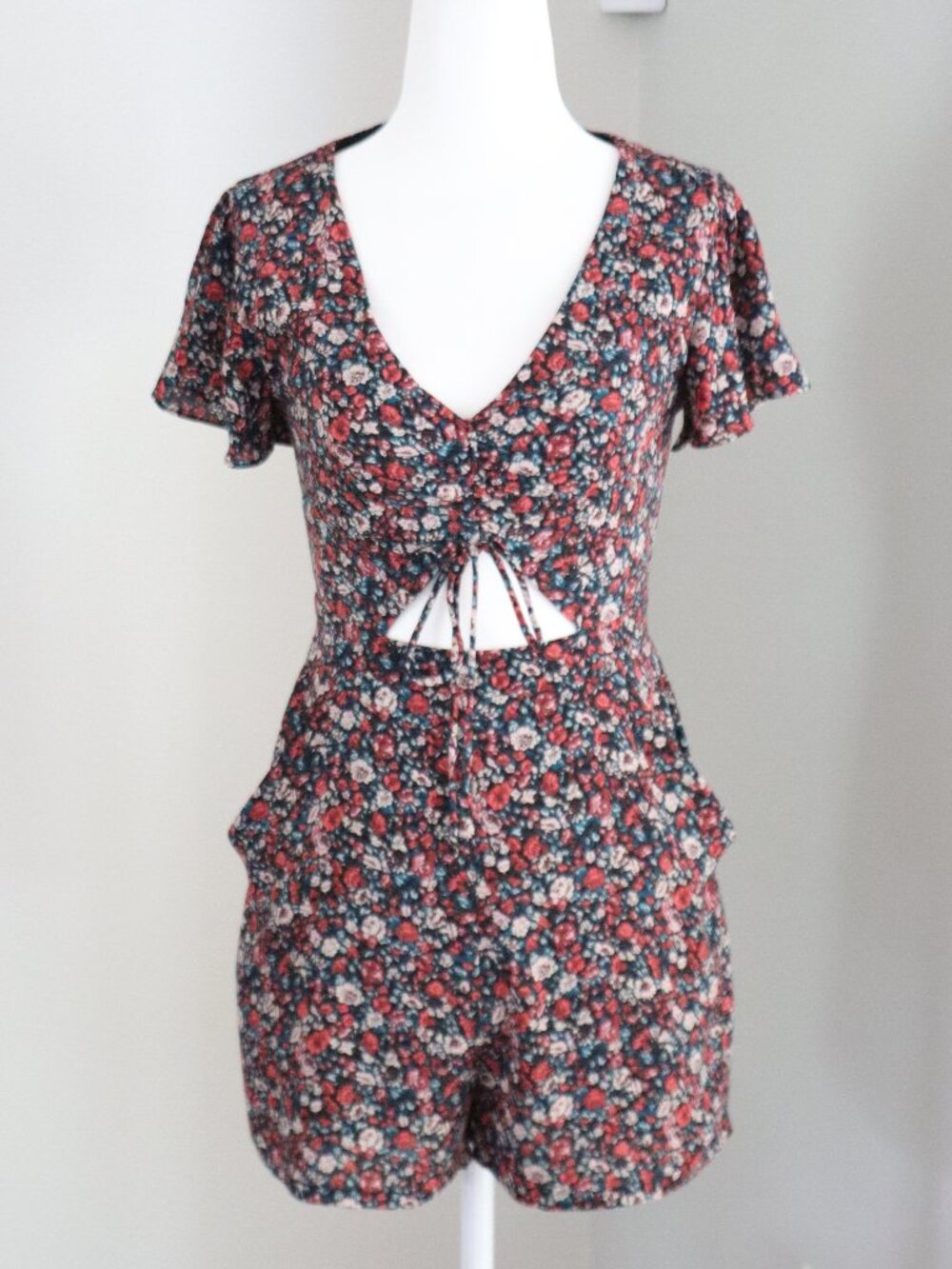 Express Cutout Floral Ruched Romper 0
